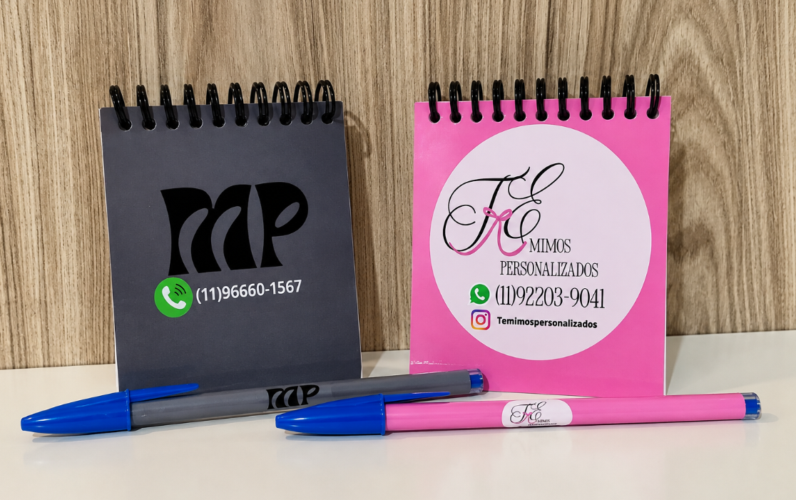Blocos espiralados e canetas personalizados com a marca do cliente